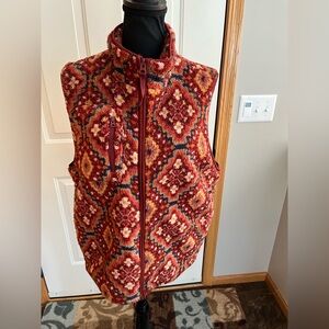 Women’s new Lucky Brand Sherpa fuzzy full zip Aztec medallion rust vest. Large